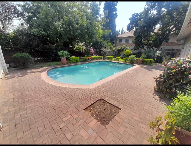 4 BEDROOM HOUSE FOR SALE IN RUSTENBURG CENTRAL